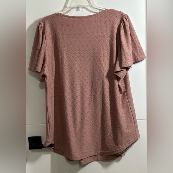 🌟Like New🌟 Women's Short Sleeve Blouse- Size XXL - Picture 3 of 8